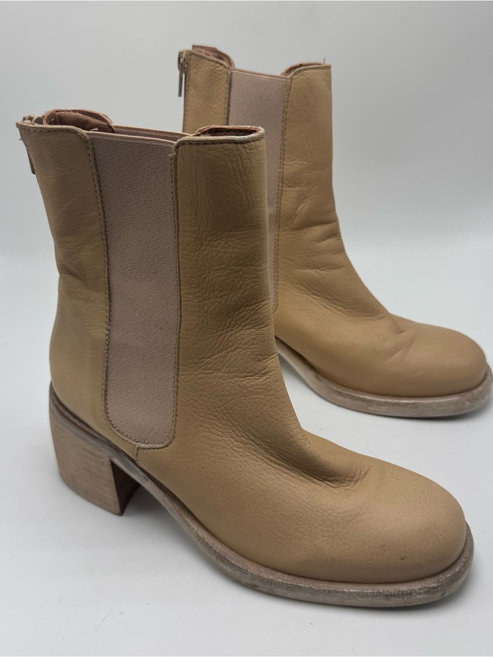 Free People Leather Chelsea Boots 36.5 US 6-6.5 Tan Beige Western Boho Festival